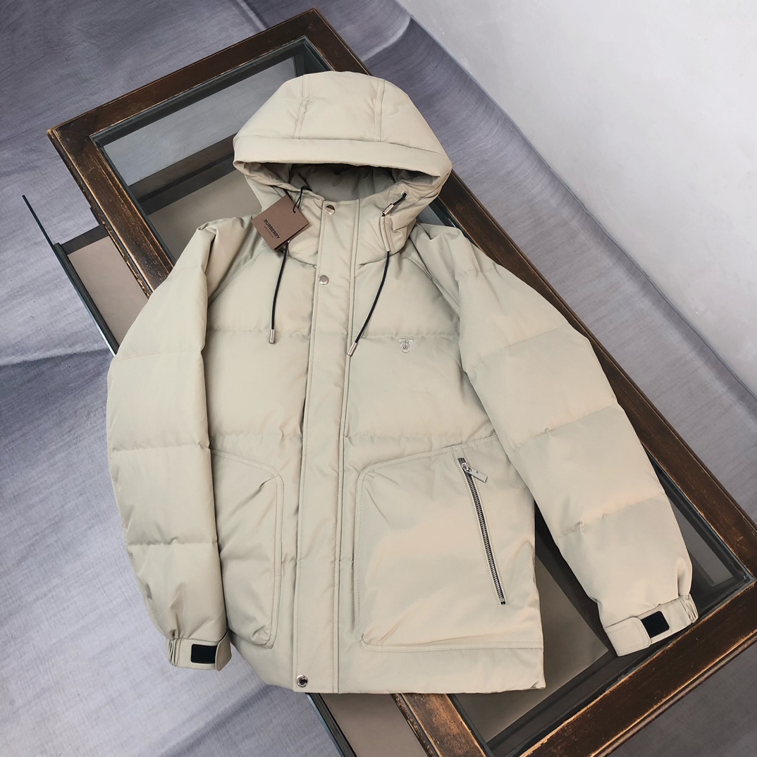 🆕BUR*BERRY 巴宝莉 25秋冬最新款连帽羽绒服外套 （帽子不🉑拆卸）版型剪裁完美穿着舒适有型，整