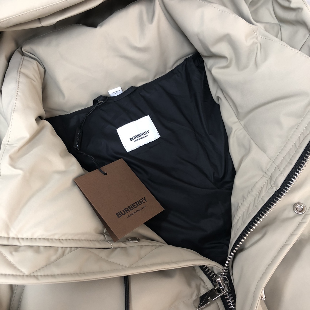 🆕BUR*BERRY 巴宝莉 25秋冬最新款连帽羽绒服外套 （帽子不🉑拆卸）版型剪裁完美穿着舒适有型，整