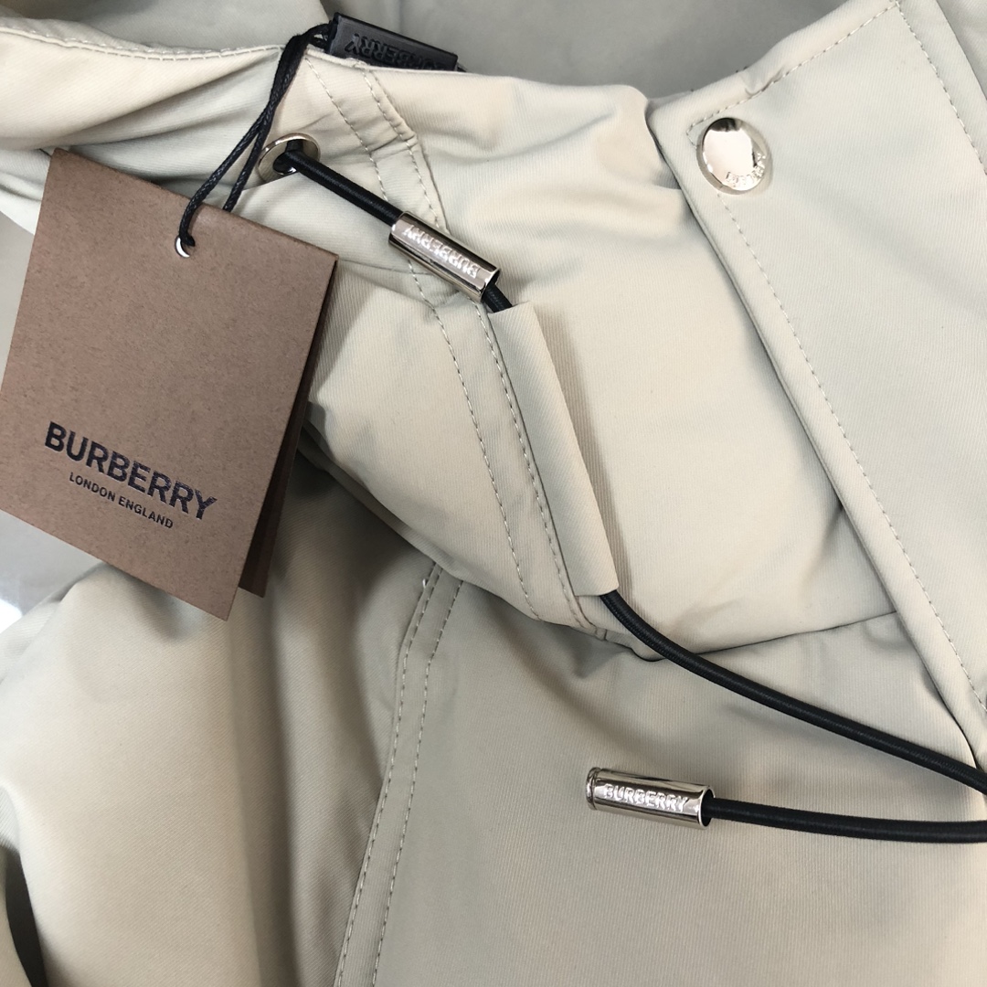 🆕BUR*BERRY 巴宝莉 25秋冬最新款连帽羽绒服外套 （帽子不🉑拆卸）版型剪裁完美穿着舒适有型，整