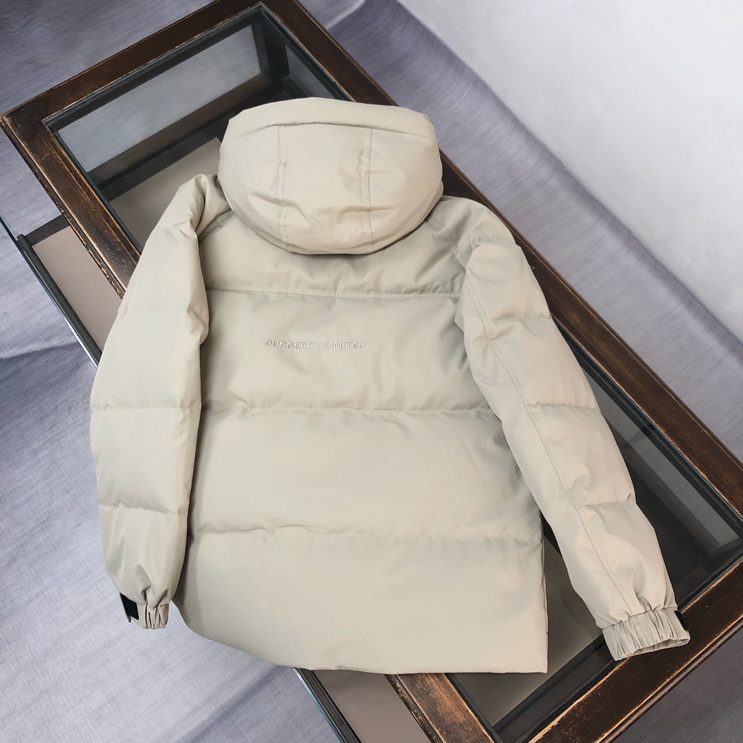 🆕BUR*BERRY 巴宝莉 25秋冬最新款连帽羽绒服外套 （帽子不🉑拆卸）版型剪裁完美穿着舒适有型，整