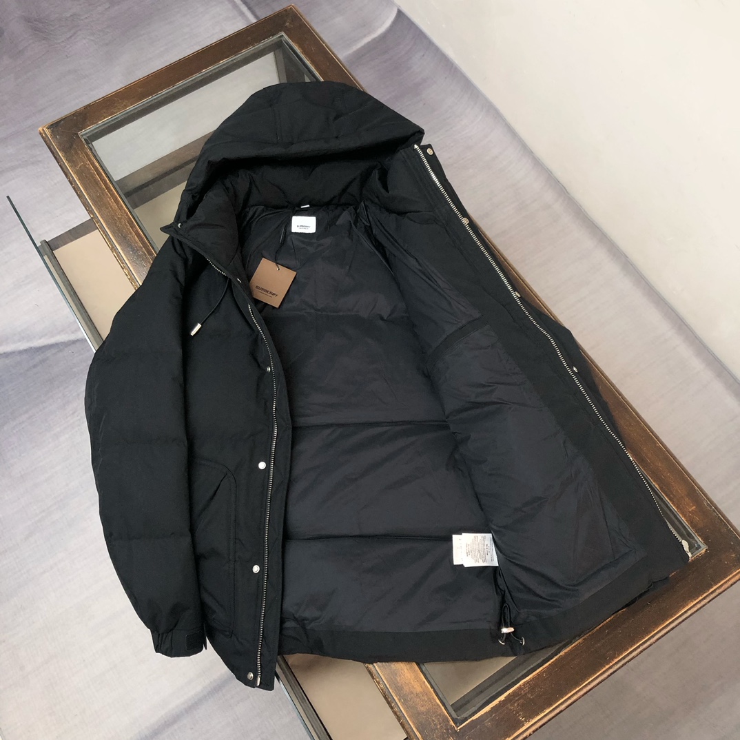 🆕BUR*BERRY 巴宝莉 25秋冬最新款连帽羽绒服外套 （帽子不🉑拆卸）版型剪裁完美穿着舒适有型，整