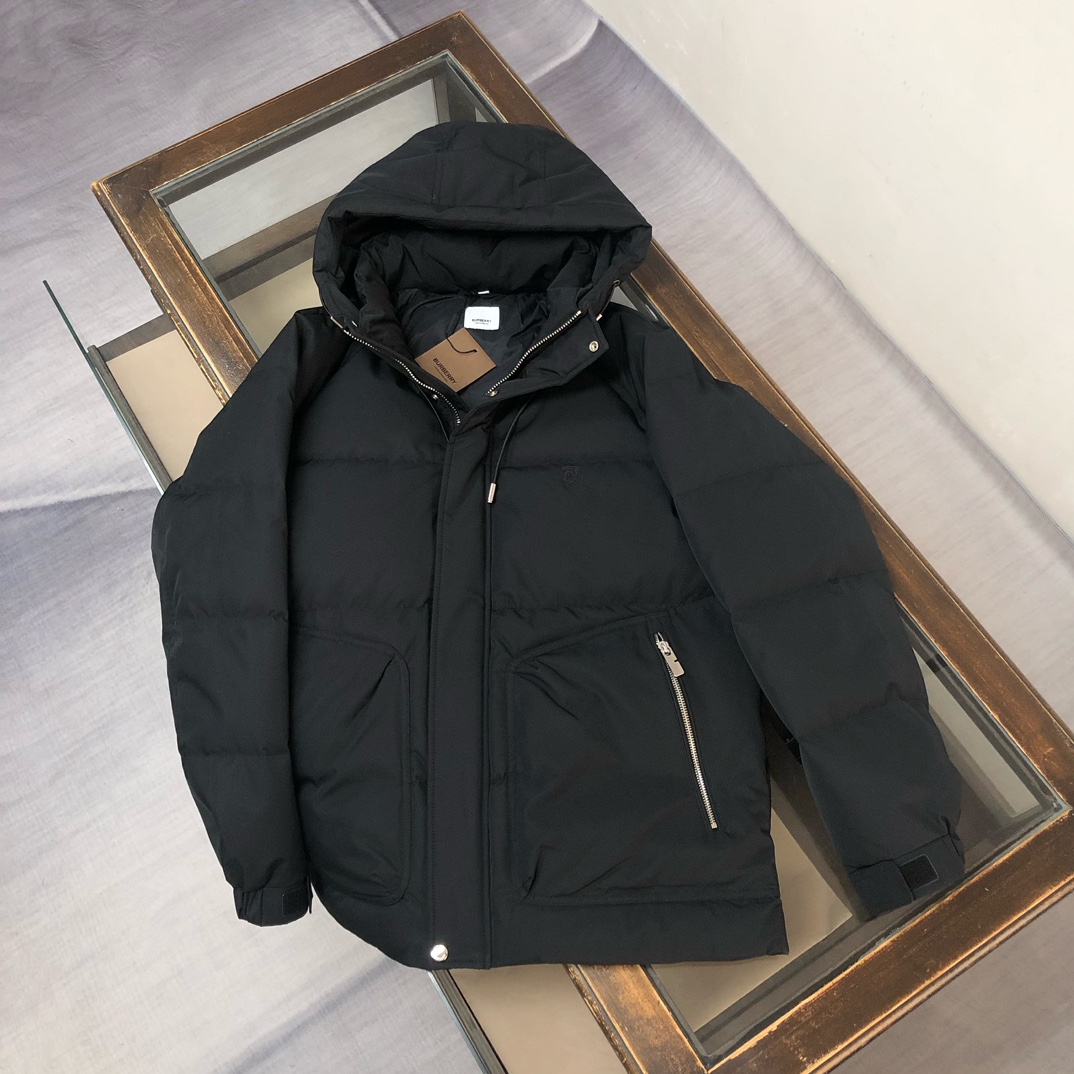 🆕BUR*BERRY 巴宝莉 25秋冬最新款连帽羽绒服外套 （帽子不🉑拆卸）版型剪裁完美穿着舒适有型，整