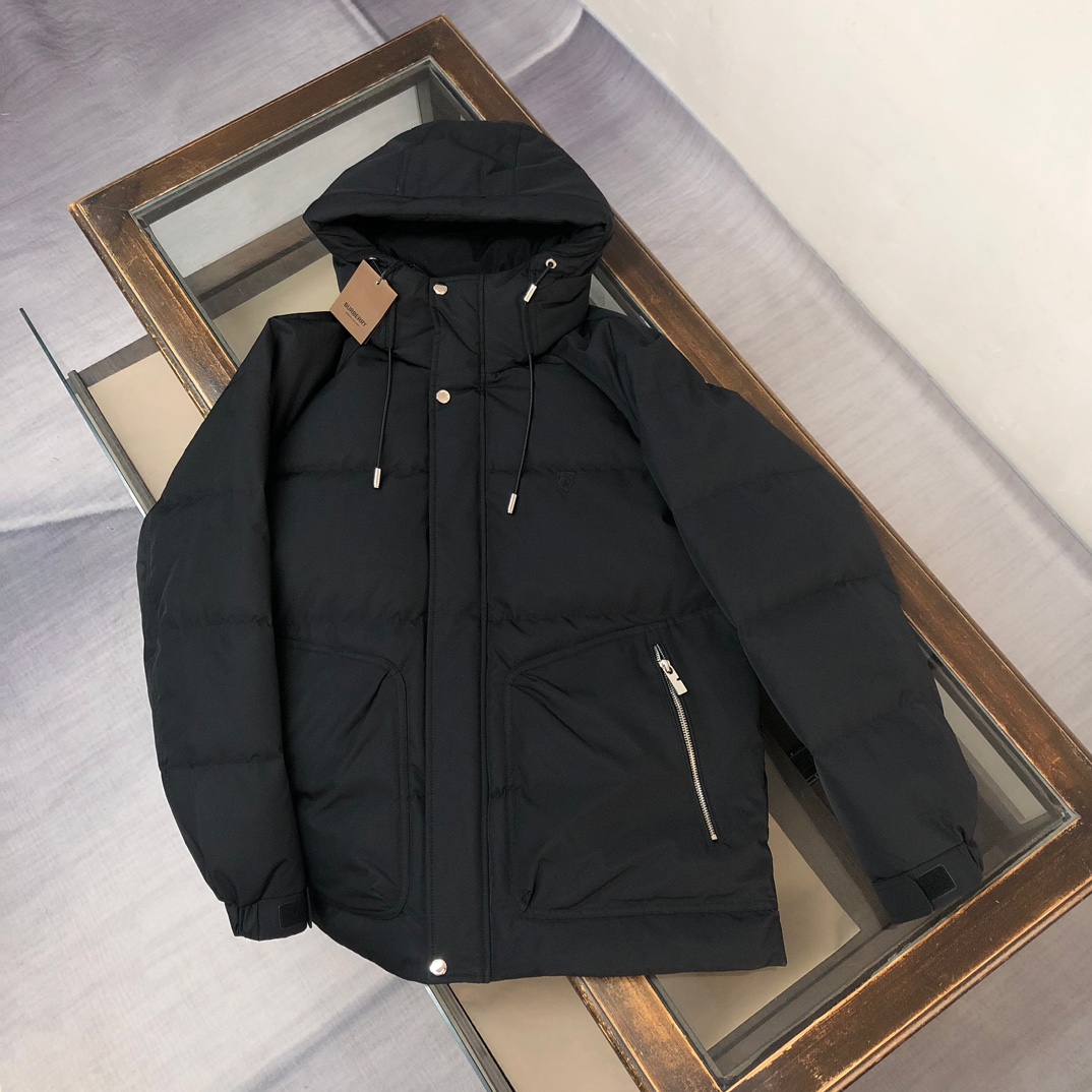 🆕BUR*BERRY 巴宝莉 25秋冬最新款连帽羽绒服外套 （帽子不🉑拆卸）版型剪裁完美穿着舒适有型，整