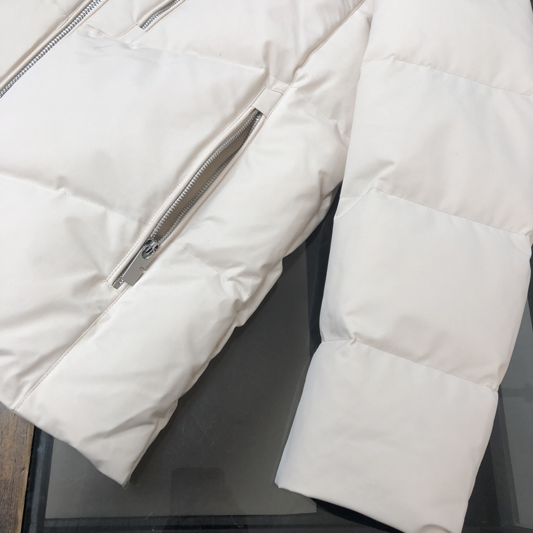 🆕BUR*BERRY 巴宝莉 25秋冬最新款连帽羽绒服外套 （帽子不🉑拆卸）版型剪裁完美穿着舒适有型，整