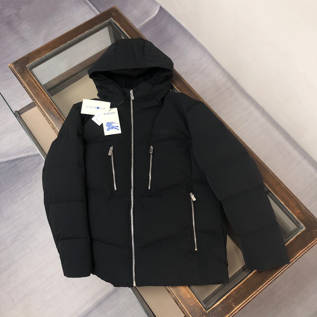 🆕BUR*BERRY 巴宝莉 25秋冬最新款连帽羽绒服外套 （帽子不🉑拆卸）版型剪裁完美穿着舒适有型，整