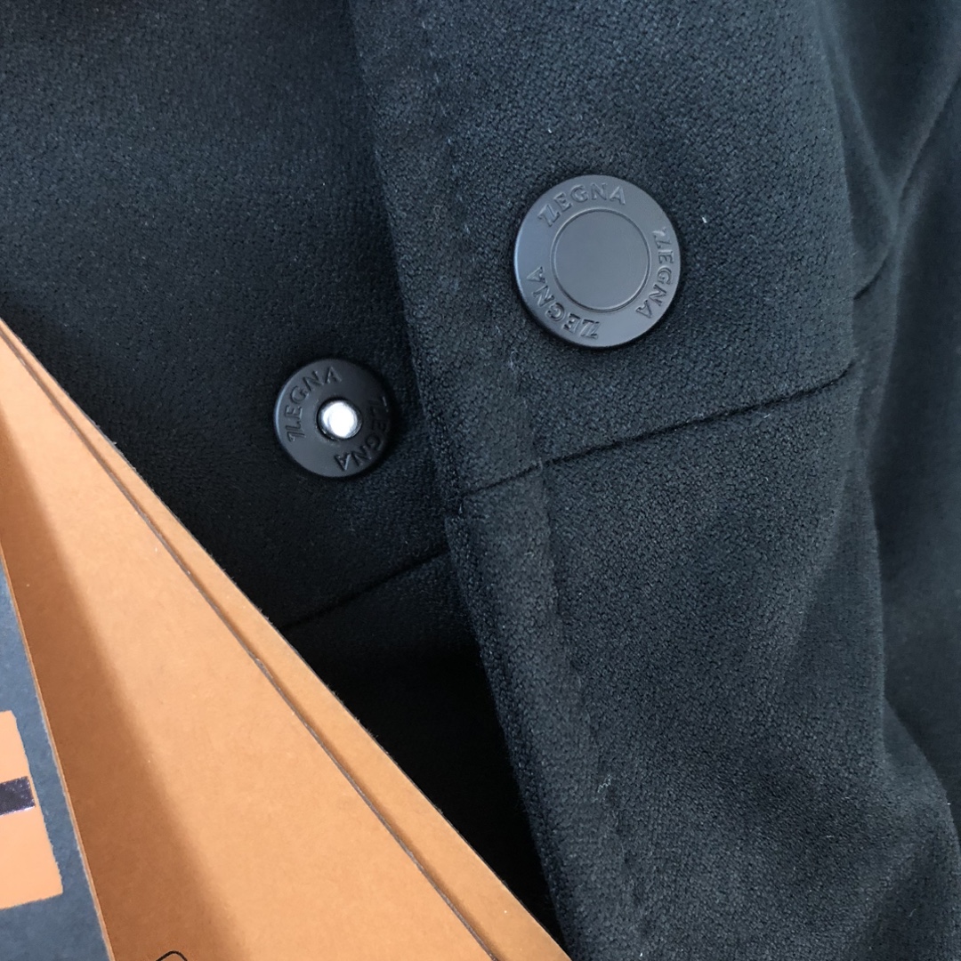 ！ 🆕ZEGNA 杰尼亚 25秋冬最新款立领毛呢中长款羽绒服外套 版型剪裁完美穿着舒适有型，整体视觉感超