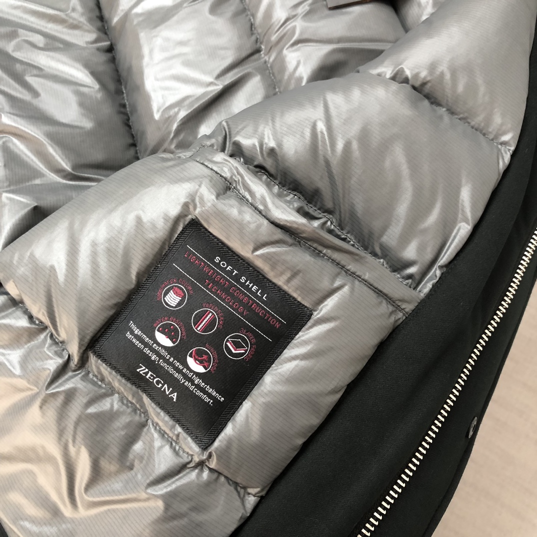 ！ 🆕ZEGNA 杰尼亚 25秋冬最新款立领毛呢中长款羽绒服外套 版型剪裁完美穿着舒适有型，整体视觉感超