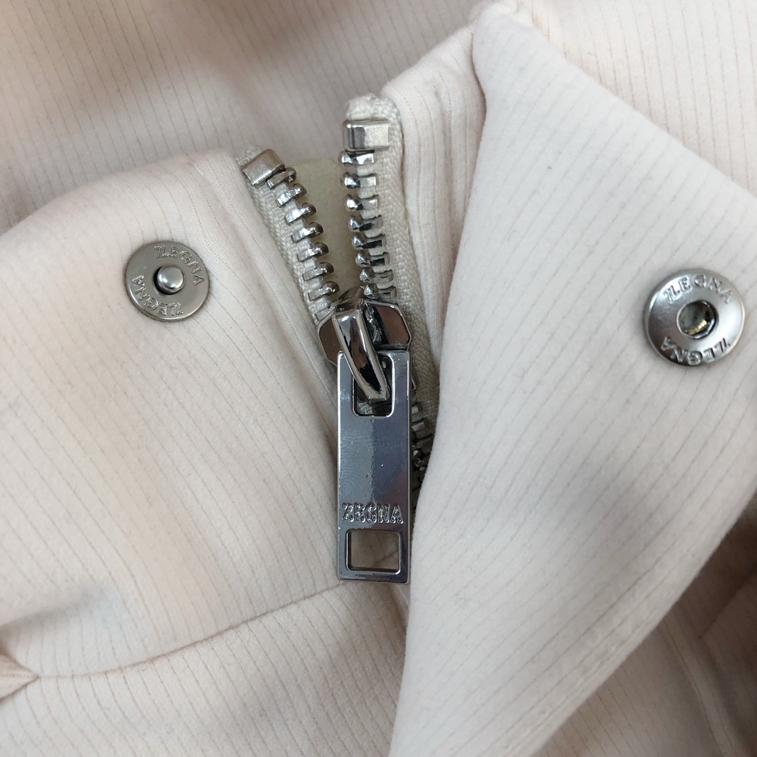 🆕ZEGNA 杰尼亚 25秋冬最新款连帽毛呢羽绒服外套 版型剪裁完美穿着舒适有型，整体视觉感超强，上身效