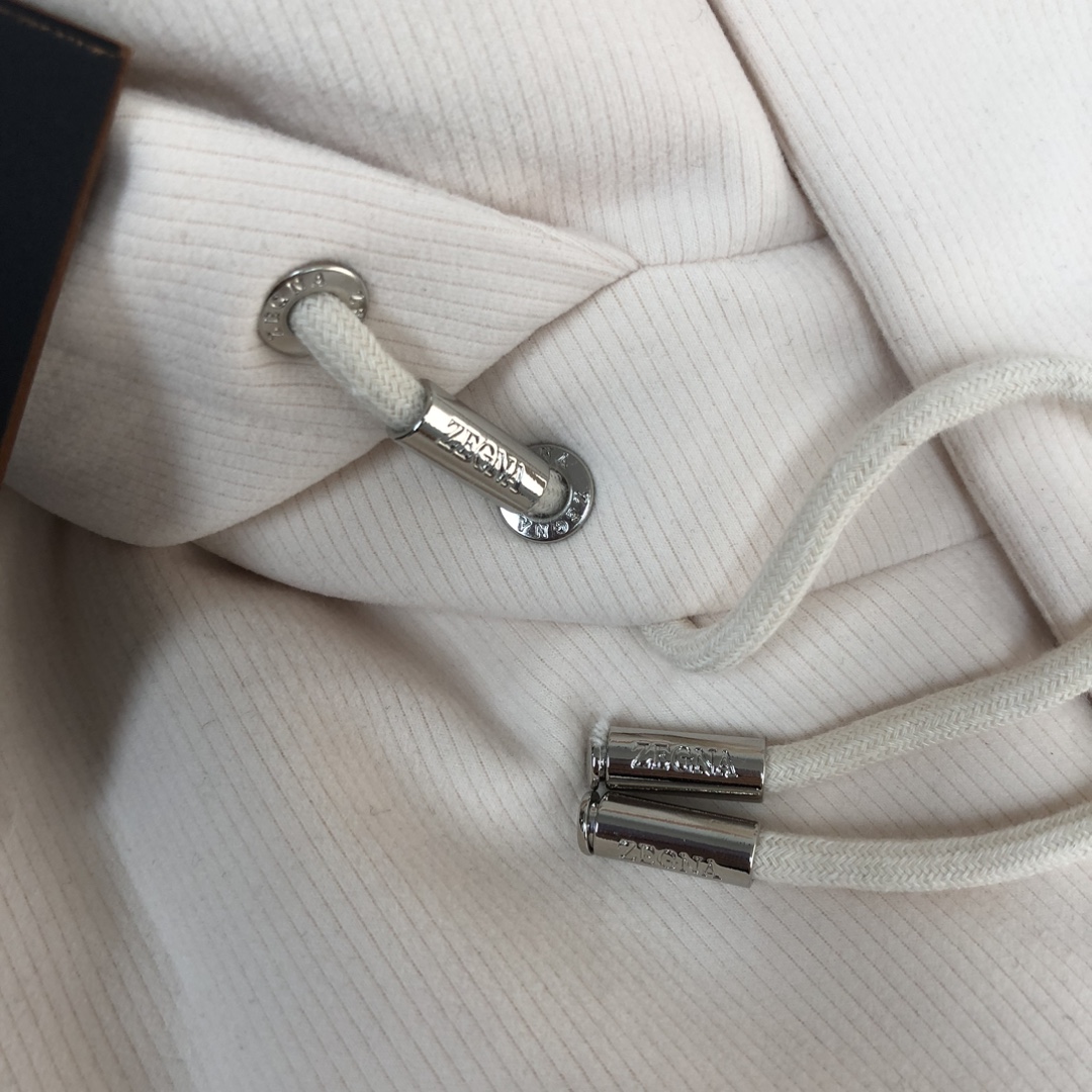 🆕ZEGNA 杰尼亚 25秋冬最新款连帽毛呢羽绒服外套 版型剪裁完美穿着舒适有型，整体视觉感超强，上身效