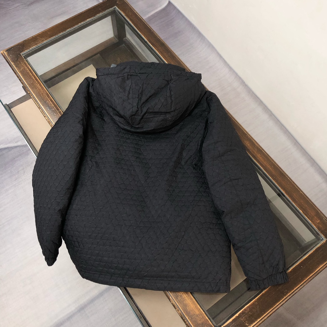 🆕PRA*DA 普拉达 25秋冬最新款连帽羽绒服外套～ 版型剪裁完美穿着舒适有型，整体视觉感超强，上身效