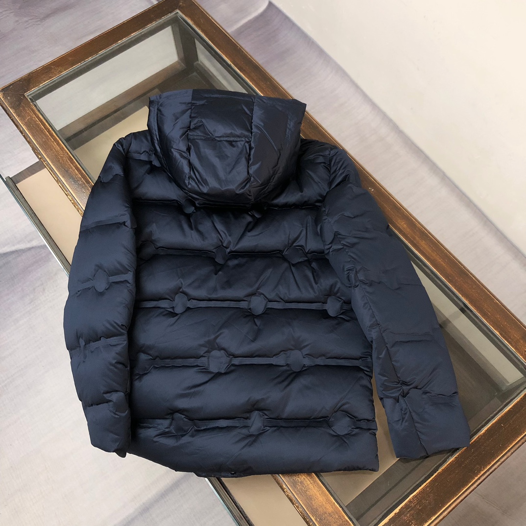 🆕ZEGNA 杰尼亚 25秋冬最新款连帽羽绒服外套（帽子不🉑拆卸） 版型剪裁完美穿着舒适有型，整体视觉感