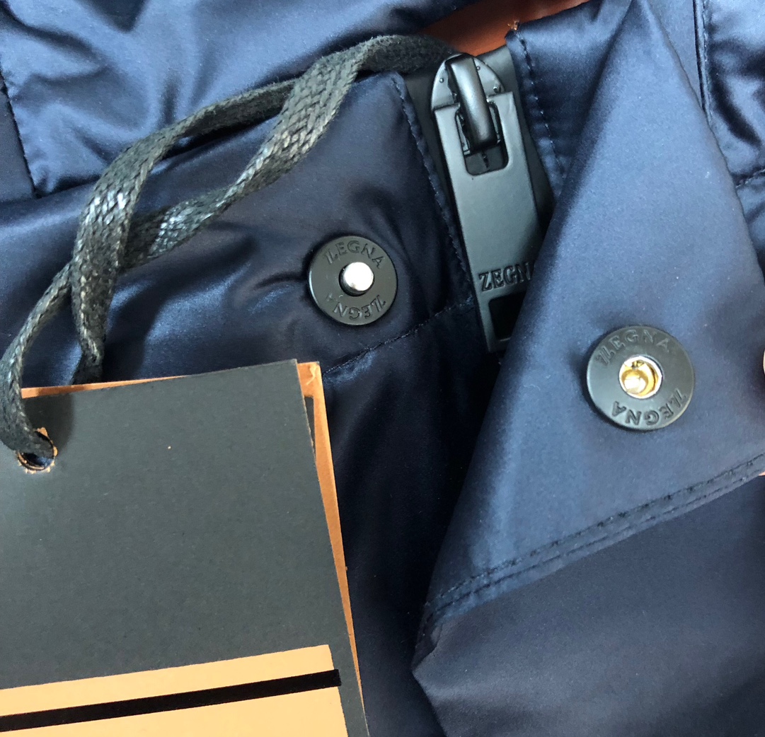 🆕ZEGNA 杰尼亚 25秋冬最新款连帽羽绒服外套（帽子不🉑拆卸） 版型剪裁完美穿着舒适有型，整体视觉感