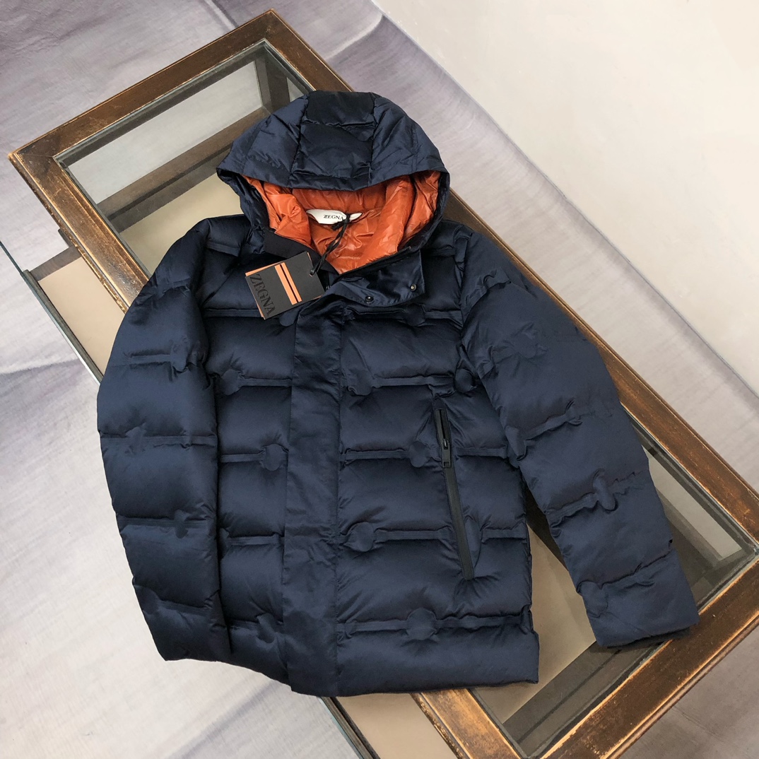 🆕ZEGNA 杰尼亚 25秋冬最新款连帽羽绒服外套（帽子不🉑拆卸） 版型剪裁完美穿着舒适有型，整体视觉感