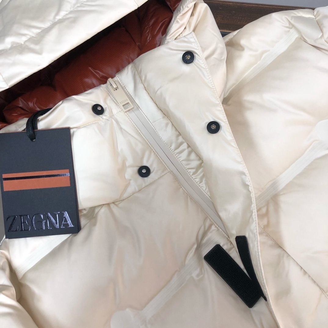🆕ZEGNA 杰尼亚 25秋冬最新款连帽羽绒服外套（帽子不🉑拆卸） 版型剪裁完美穿着舒适有型，整体视觉感