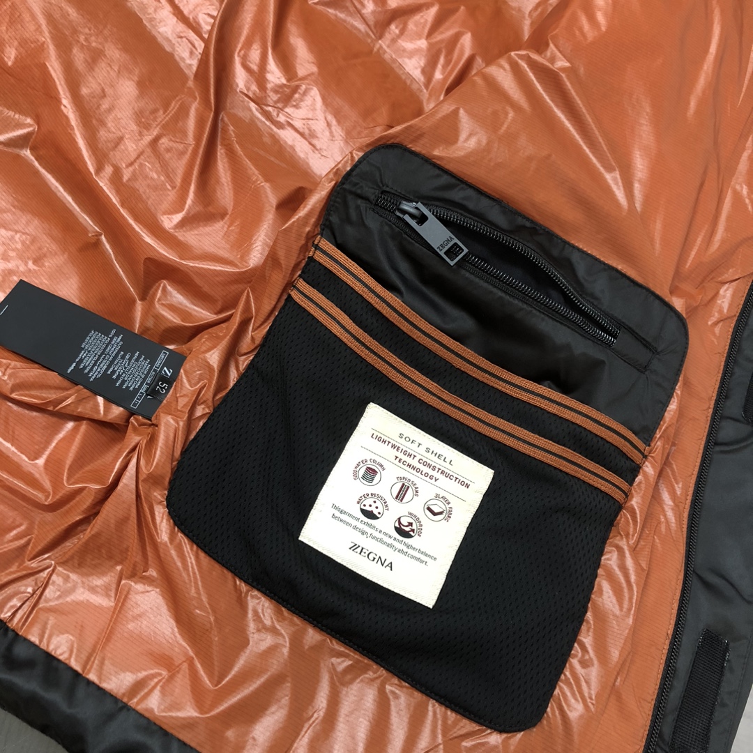 🆕ZEGNA 杰尼亚 25秋冬最新款连帽羽绒服外套（帽子不🉑拆卸） 版型剪裁完美穿着舒适有型，整体视觉感