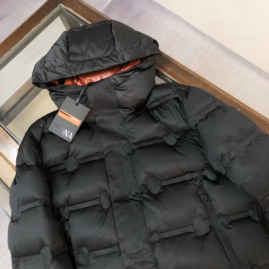 🆕ZEGNA 杰尼亚 25秋冬最新款连帽羽绒服外套（帽子不🉑拆卸） 版型剪裁完美穿着舒适有型，整体视觉感