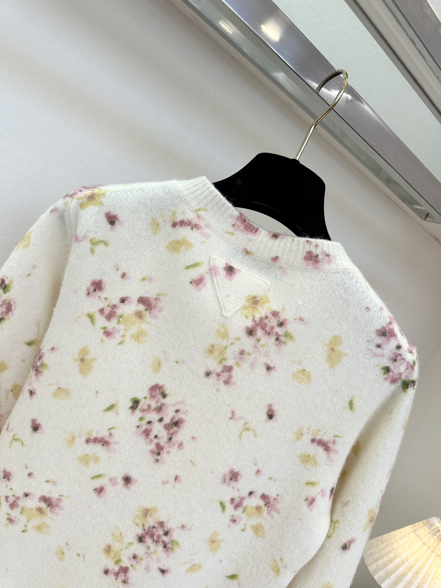 25 F 普拉达权志龙同款碎花羊毛混合纱线针织开衫² ●SIZE s m l ●