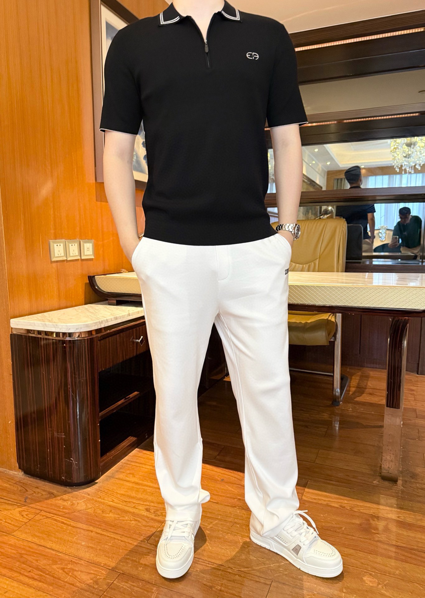 NO:545338,Armani-2025 latest popular Polo counter is shipped, a hot-selling item in the London counter!  Selected Italian 97% wool 3 mulberry silk fabric with the latest design, the color matching design of the neckline shows the taste, business casual boutique. Size: 48-56 (model 180/140 wears 50, with Hong Kong Lane Crawford gift box packaging), armani, alexander wang19860909阿玛尼-2025专柜最新爆款Polo出货 伦敦专柜热销单品！精选意大利采用97的羊毛3桑蚕丝面料搭配最新的设计,领口的拼色设计彰显品味 商务休闲精品.尺码:48-56（模特180/140穿50,配香港连卡佛礼盒包装）,,armani,alexander wang,Men's clothing