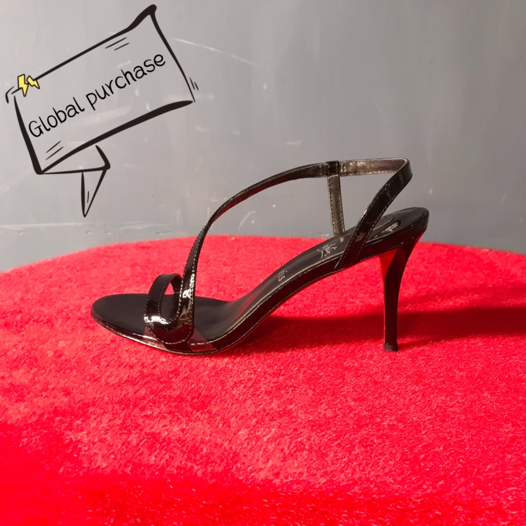 NO:541526,High-end customized autumn and winter classic series!  H8.5Cm, size 34-42. Customized, non-returnable and non-exchangeable. L395018-001 black seven leather, black sheepskin lining official website picture. Standard European code Reference: L395018-001 Color: black/black Material: patent leather Lining: goat leather Heel heigh: 8.5Cm Sole: leather sole Size: EU 34-42 (US 4-11)  :,,christian louboutin,sheepskin19860909高端订制 秋冬精典款系列！ H8.5Cm,尺码34-42码.订制不退不换.L395018-001黑色柒皮,黑色羊皮里 官网图. 标准欧码 Reference:L395018-001 Color:black/black Material:patent leather Lining:goat leather Heel heigh:8.5Cm Sole:leather sole Size:EU 34－42（US 4一11) :,,christian louboutin,sheepskin,Women's Shoes