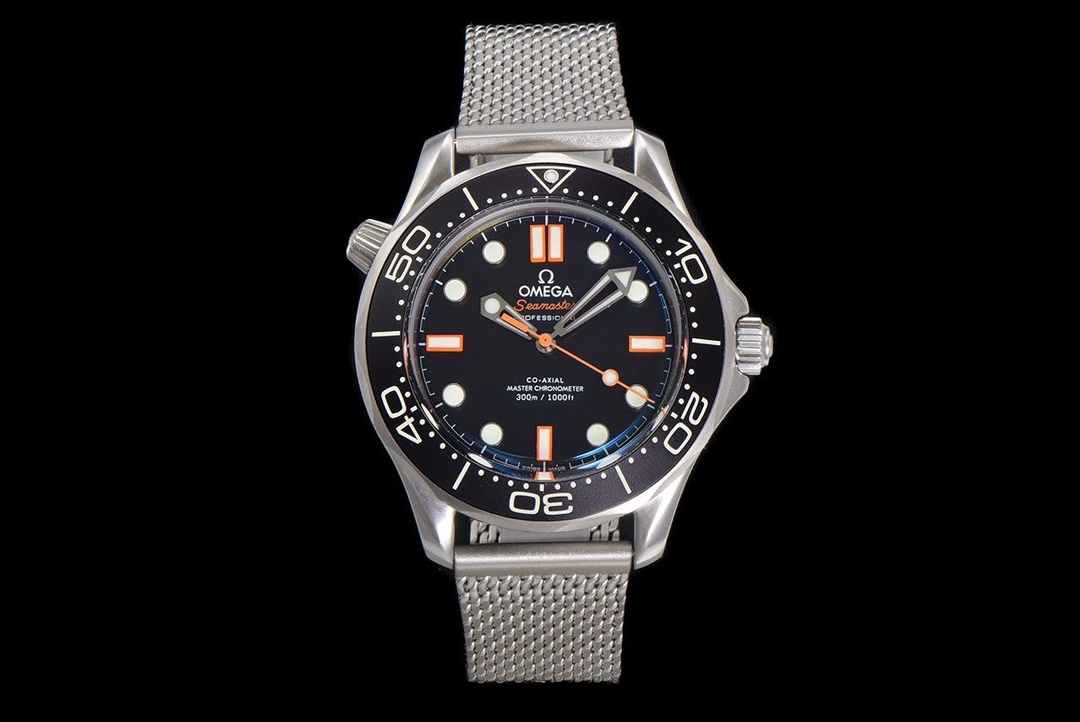 NO:617552,ER’s new model [Seamaster Mi Diving Watch “Orange Wind and Waves” Edition] has arrived!  There will be a time to ride the wind and waves, and sail directly to the clouds to sail across the sea!  The appearance design continues the 007 version of the Seamaster Diving Watch, inheriting retro elements such as the dateless display, domed sapphire crystal, and aluminum bezel, and incorporating new materials and colors to form a new design style!  Omega's new color matching 'Orange Needle Assassin', black dial + orange second hand contrasting color, 3/6/9/12 o'clock hour markers with orange edges, coupled with the 'Seamaster' orange logo, instantly transforms into the Hermès of the diving world!  Whether it's a business occasion or leisure time, you can easily become the center of attention!  The best value for money on the entire network!  Full of details!  The 42mm watch case is equipped with the 8806 movement, which has stable running time and is not easy to oxidize and fade. The watch strap is upgraded with new technology. When you place an order, you will receive a pair of the same orange fluorine tape!  Welcome to taste, hermes, omega19860909ER新款【海马系列米潜水表“橙风破浪”版】到货！ 乘风破浪会有时,直挂云帆技沧海！ 外观设计延续了007版海马米潜水表,继承了无日期显示、穹顶蓝宝石水晶表镜、铝质表圈等复古元素,融入了新材质与配色,形成新的设计风格！ 欧米茄全新配色“橙针刺客”,黑盘+骚橙秒针撞色,3/6/9/12点时标镶橙边,配上“Seamaster”橙色logo,秒变潜水界爱马仕！不管是商务场合还是休闲时光,都能轻松成为全场焦点！ 全网性价比最高！细节拉满！42mm表壳搭载8806机芯,走时稳定,不易氧化掉色,全新工艺升级表带,下单即赠送同款橙色氟胶带一副！欢迎品鉴,,hermes,omega,Watch