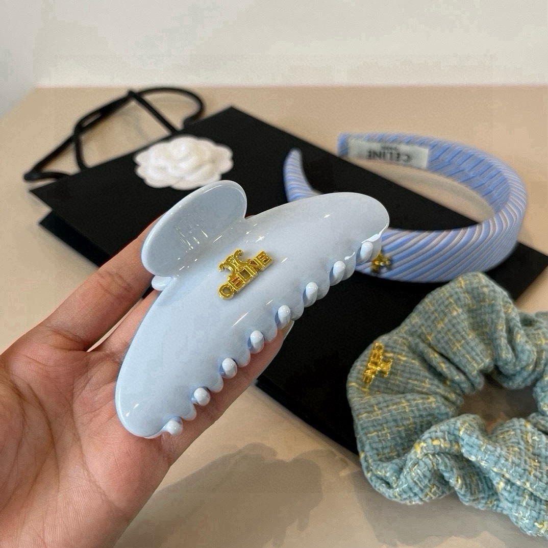NO:542712,Celine Celine's new hairband, a must-have hairpin for high-end and atmospheric fashion bloggers, hairpins, celine, celine, hairpins19860909Celine赛琳新款发箍,高端大气时尚博主必备发夹,发夹,celine,celine,hairpins,accessory