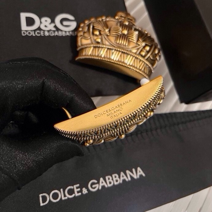 Dolce&Gabbana 全新印花小牛皮腰带，缀以个性化徽标搭扣。小牛皮腰带，搭配徽标装饰搭扣,4.0