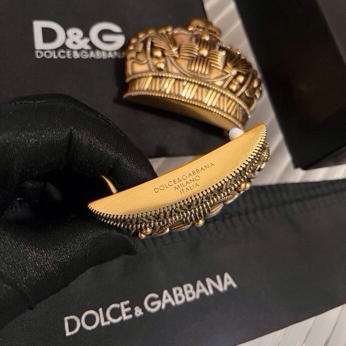 Dolce&Gabbana 全新印花小牛皮腰带，缀以个性化徽标搭扣。小牛皮腰带，搭配徽标装饰搭扣,4.0