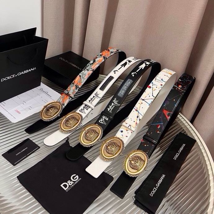 Dolce&Gabbana 全新印花小牛皮腰带，缀以个性化徽标搭扣。小牛皮腰带，搭配徽标装饰搭扣,4.0