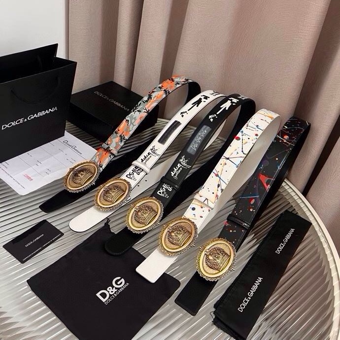 Dolce&Gabbana 全新印花小牛皮腰带，缀以个性化徽标搭扣。小牛皮腰带，搭配徽标装饰搭扣,4.0