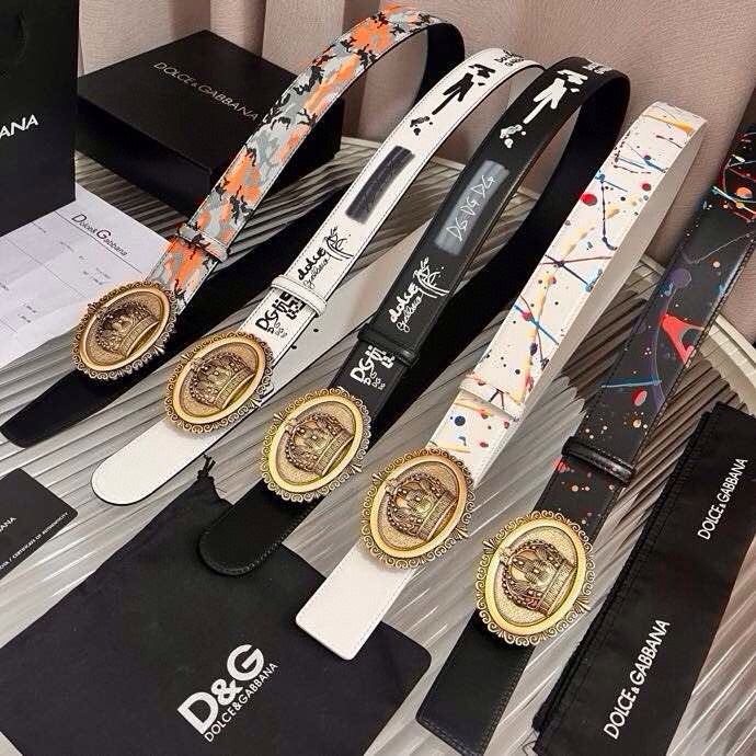 Dolce&Gabbana 全新印花小牛皮腰带，缀以个性化徽标搭扣。小牛皮腰带，搭配徽标装饰搭扣,4.0