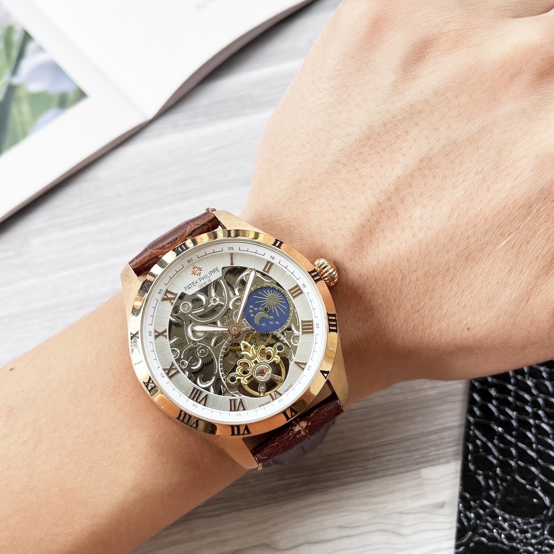 NO:552679,Unified, complex timepieces, luxurious and elegant, classic new products, shocking launch [Latest] Patek Philippe big flywheel design [Type] Fine men's watch [Strap] Genuine leather strap [Movement] High-end fully automatic mechanical movement [Mirror] Mineral strengthened glass (higher definition) Elegant taste Vast and atmospheric Ingenuity Wrist treasure Size 42mm diameter 12.5mm thick Hot sale on the market!  Welcome to reprint!  ,,patek philippe,cowhide19860909统一 复杂时计 奢华大气 经典新品 震撼上市【最新】百达翡丽 大飞轮设计【类型】精品男士腕表【表带】真牛皮表带【机芯】高端全自动机械机芯【镜面】矿物质强化玻璃（更高清） 品味高雅 浩瀚大气 匠心独运 腕间瑰宝 尺寸直径42mm厚12.5mm热卖上市！欢迎转载！,,patek philippe,cowhide,Watch