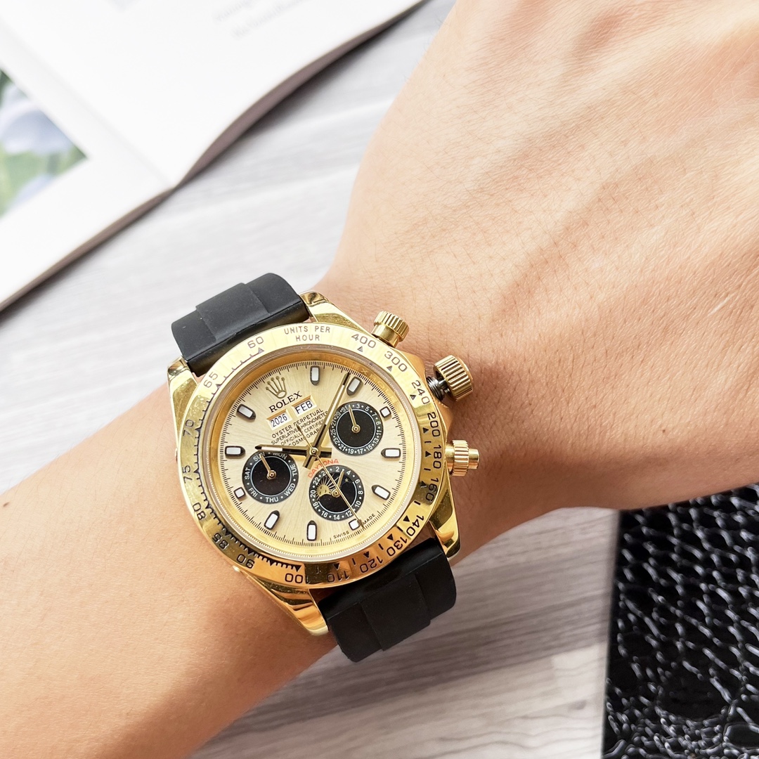 NO:552662,Platinum New Arrival  The carbon fiber customized version of the Rolex ROLEX-Cosmochronograph Daytona series, the watch is not only light to wear, but also hard in appearance. Each watch has a unique carbon fiber pattern material. [Case] The size of the watch is 40  The ring mouth and the bottom cover are made of high-composite carbon fiber and super luminous powder. The details are hand-chamfered and polished. The texture is extraordinary. [Strap Buckle] The strap is made of artificial fiber woven straps, which is breathable, comfortable and soft in texture. [Movement] adopts the latest accurate and mature Tianjin movement, which perfectly realizes powerful functions and is the king of cost performance!  !  !  ,,rolex19860909白金 新品 劳力士ROLEX-宇宙计时迪通拿系列之碳纤维定制版,腕表不仅佩戴轻便,外表坚硬.且每一只腕表都拥有独一无二的碳纤花纹材质.【表壳】腕表尺寸40X12.4吻合原装.实力铸造碳纤维劳力士的独特风采.市场独家做到,整个壳套,圈口包括底盖均采用高复合碳纤维和超强夜光粉所打造.细节之处更是经过手工倒角抛光所制.质感非凡.【表带扣】表带采用人工纤维编织带所制,透气舒适,质地柔软.【机芯】采用最新精准而成熟天津机芯,完美实现强大功能,性价比之王！！！,,rolex,Watch