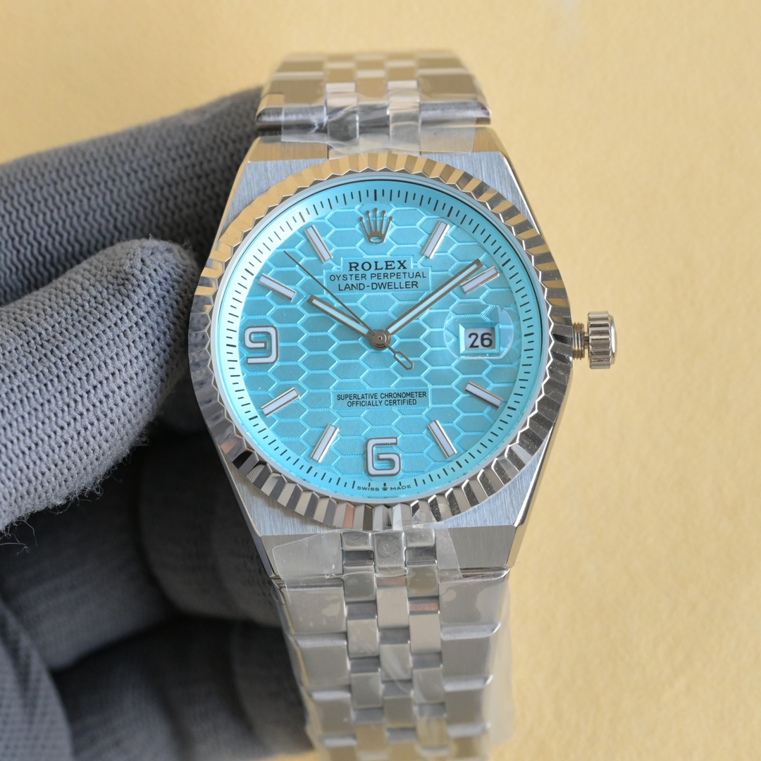 NO:552680,Platinum Official historic innovation hot model - the land-based model is exclusively launched on the entire network. Citizen movement has arrived in large quantities [seduce] [seduce] [seduce] The appearance details are consistent with the original. The built-in new Citizen movement once again further interprets the quality and value standards of Citizen movement watches, and strengthens the product definition of high-quality and low-price products.  Highlight: The newly designed Land-Defeller is a historic initiative that peeks into the future and reshapes the present. It is a milestone in the history of watchmaking. The newly designed five-bead bracelet fits the wrist more perfectly and flexibly without losing the tough steel atmosphere. It will surely become the next generation of 'King of Steel Watches' [strong]  Highlight 2: Exclusively customized honeycomb-shaped dial, full of three-dimensional texture, the shadow circle scale display within seconds is also the first of its kind in the Labor series, and the super luminous nail scale makes it elegant in special occasions [strong][strong]   Highlight three: Citizen’s unique quality assurance is both a recognition and a commitment. In the face of various imitations and inferior substitutions in the market, we always define cost-effectiveness with quality, neither arrogant nor humble, and adhere to integrity [strong][strong][strong],19860909白 金 官方历史性创新爆款——陆使型全网独家首发西铁城机芯大量到货[勾引][勾引][勾引] 外观细节与原装一致 内置全新西铁城机芯再次进一步诠释西铁城机芯腕表的品质、价值的标准,强化回馈质优价廉的产品定义 亮点一全新设计的陆使型以窥探未来,重塑现在的历史性创举,为其制表史的一大里程碑,全新设计的五珠表链更完美的柔性贴合手腕,且不失坚韧的钢质气息,必将成为下一代“钢表之王”[强] 亮点二独家定制蜂巢形表盘,立体质感十足,秒钟内影圈刻度显示也属劳系首创,超强的夜光条钉刻度使其在特定场合也不失优雅[强][强] 亮点三独有的西铁城品质保证,既是一种认可,也是一个承诺,在市场各种模仿、劣质替代的形势下,始终以品质定义性价比,不亢不卑,坚守诚信[强][强][强],,Watch