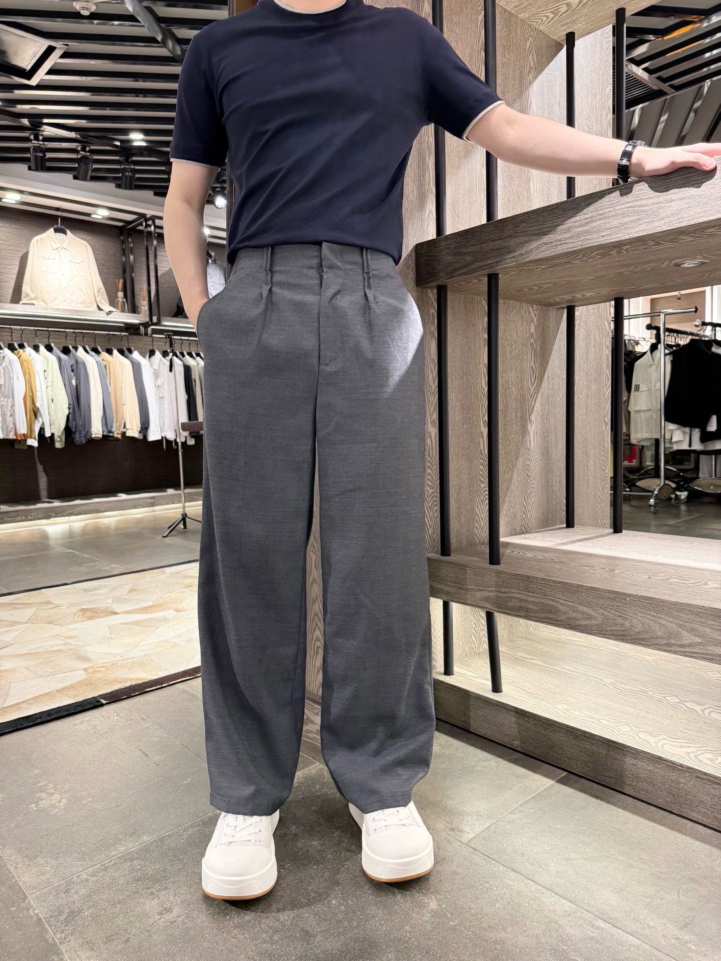 NO:545419,Jenia - Classic trousers are coming!  The simple and atmospheric design is versatile and elegant. The waist details are exquisite, the zipper is smooth, and it is comfortable and convenient to wear. Whether it is commuting or going out on the street every day, it can be easily controlled, and the sense of fashion is full!  S-XL (model 180/140 wears M, with Hong Kong Lane Crawford gift box packaging), zegna, alexander wang19860909杰尼亚-经典西裤来袭！简约大气的设计,百搭又显气质.腰部细节精致,拉链顺滑,穿着舒适又方便.无论是通勤还是日常出街,都能轻松驾驭,时尚感拉满！码数S-XL(模特180/140穿M,配香港连卡佛礼盒包装),,zegna,alexander wang,Men's clothing