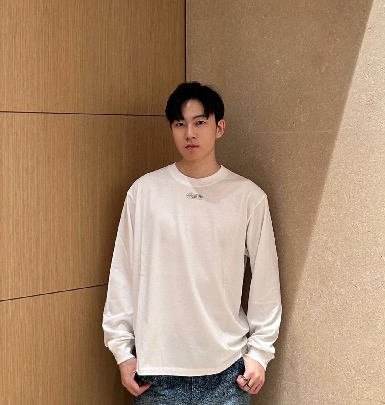 NO:550326,D1or Men and women Long-sleeved T-shirt Series New Products Label Decoration under the neckline Special simplicity, clean, and stylish. Pure cotton plain fabric, breathable and sweat-absorbing, skin-friendly and comfortable!  S,M,L,XL,tees,t-shirt,alexander wang19860909D1or 男女 长袖T恤 系列新品 领口下方标签装饰 特别的简洁 干净 又不失时尚格调 纯棉平纹面料 透气吸汗 亲肤舒适！ 码数S,M,L,XL,,tees，t-shirt,alexander wang,Men's clothing