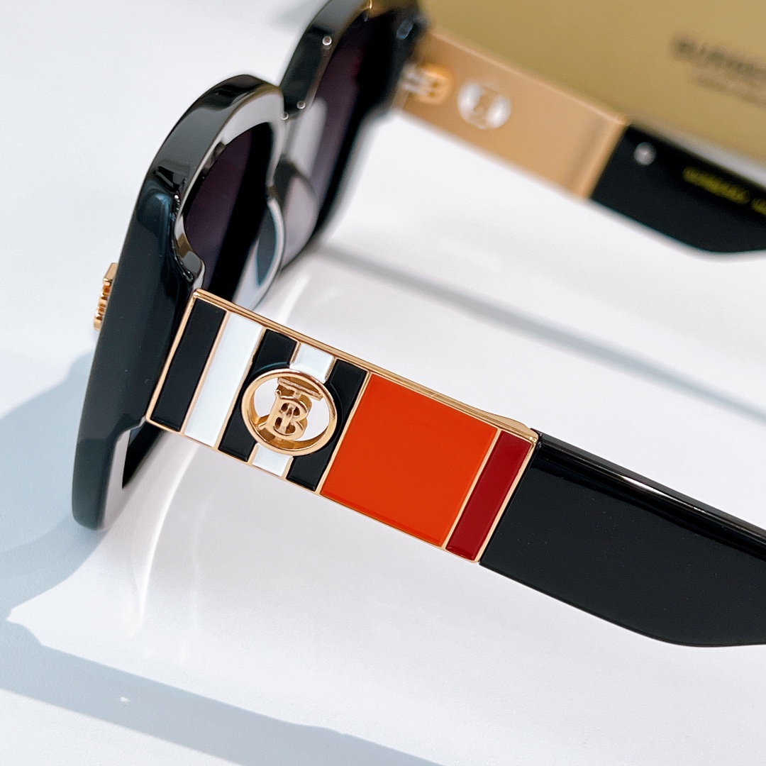 。 BURBER*MODEL：BE6009SIZE：62-14-140🔝🔝