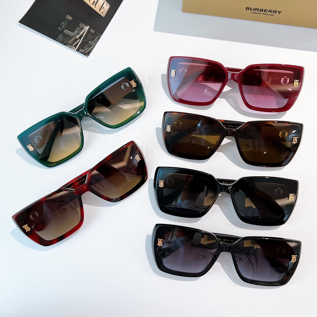 。 BURBER*MODEL：BE6009SIZE：62-14-140🔝🔝