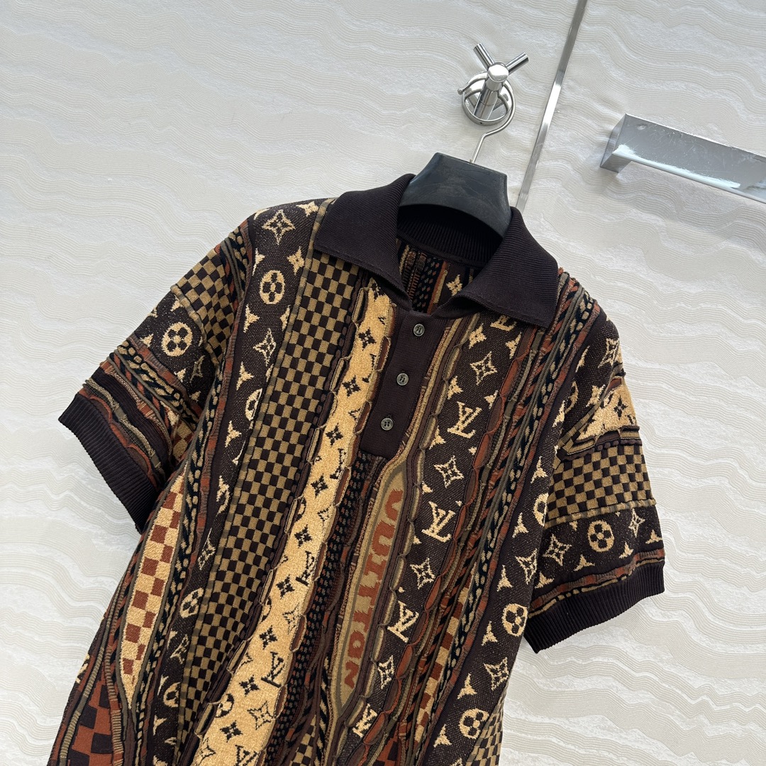 独家首发❤️原单品质！L联名Nigo系列Monogram花㚏提花重工Polo领短袖毛衣。重工定位立体撞色