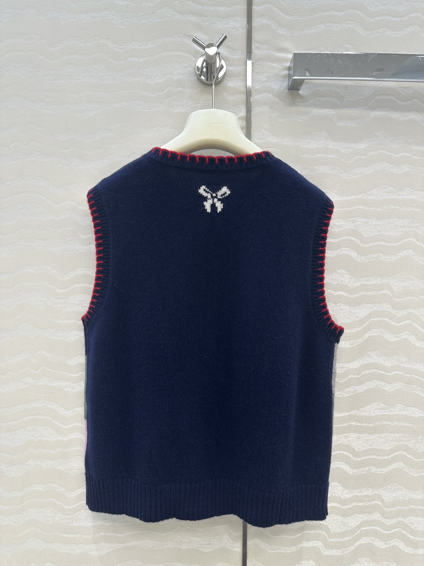 独家首发❤️高端原单品质，ER知识分子时髦分穿搭，超级叠搭神器！重工艺费尔岛圆领羊绒背心马甲！复古艺术感