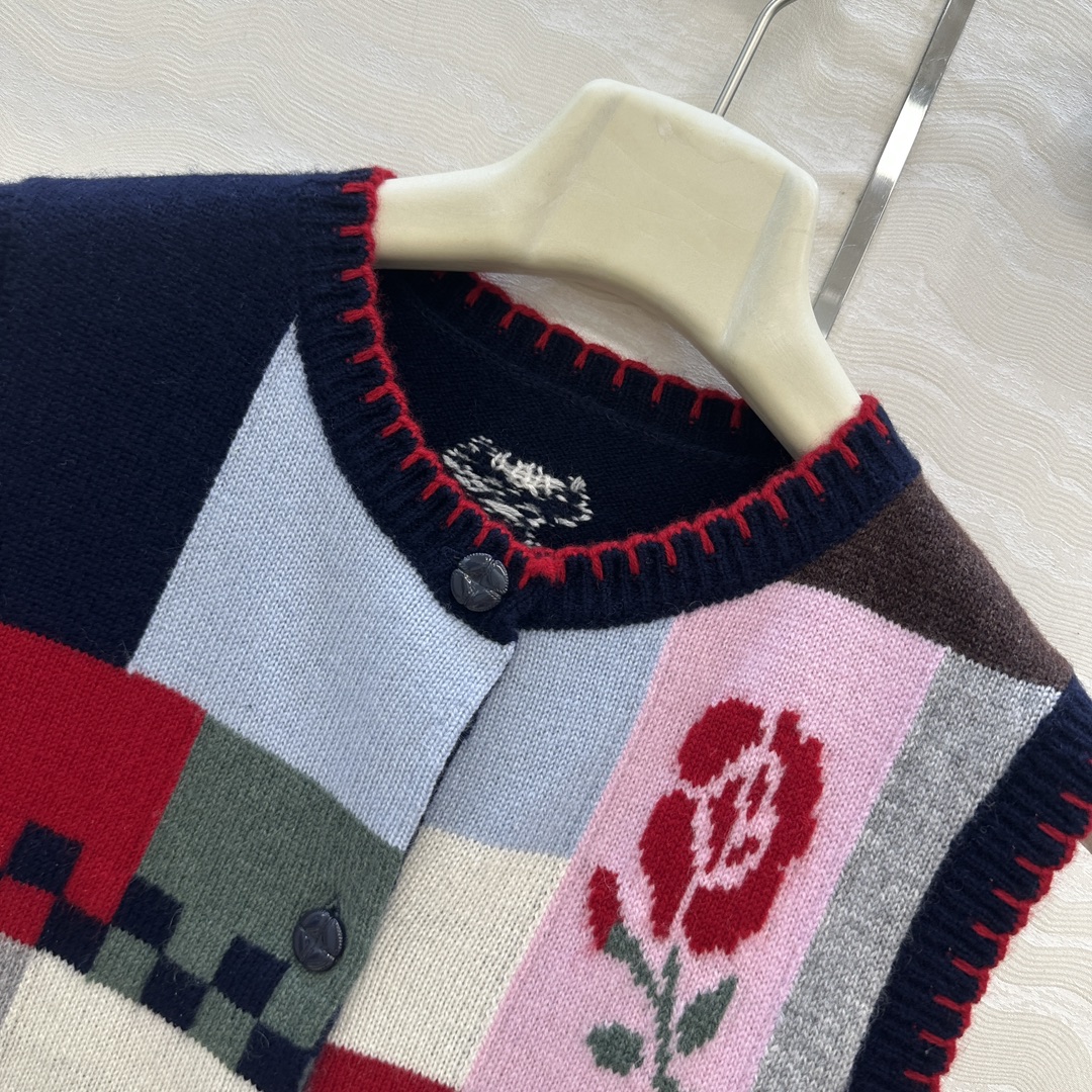 独家首发❤️高端原单品质，ER知识分子时髦分穿搭，超级叠搭神器！重工艺费尔岛圆领羊绒背心马甲！复古艺术感