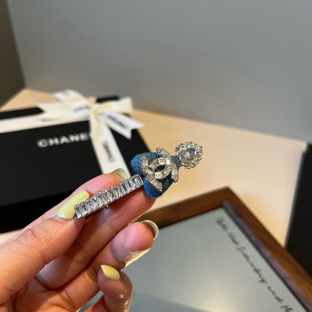 pChanel香奈儿新款发夹