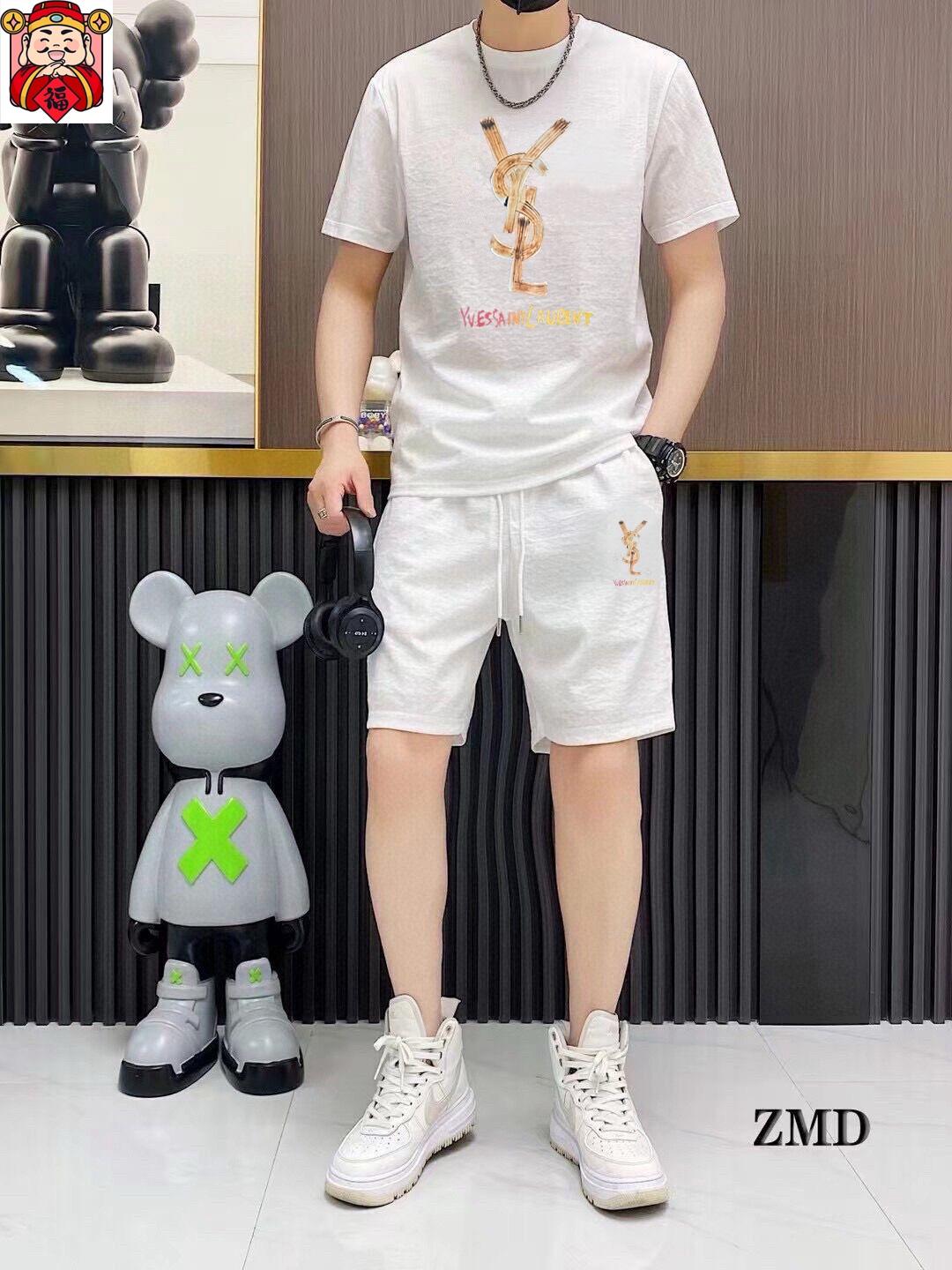 Saint Laurent 品牌【YSL圣罗兰】 2025新款男士短袖短裤套装 销售 市面高端版本 手感细腻柔软 让你穿着更加舒适 立体裁剪版型超赞 尺码:M-5XL下单请报身高体重