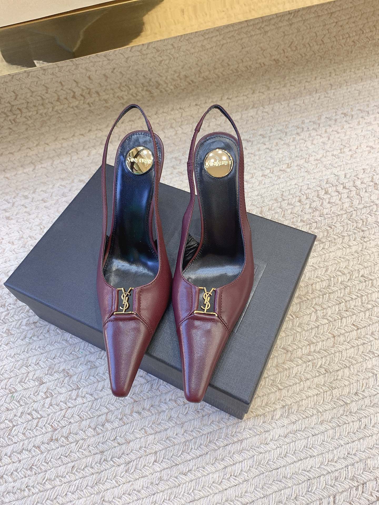 NO:927833,SAIN* LAUREN* Spring and summer new style LE decorated high-heeled sandals, original last, top quality material, imported cowhide for the upper, imported sheepskin lining for the feet, genuine leather outsole, size 35-39 (34, 40, 41 customized, non-returnable and non-exchangeable), high heels, saint laurent, high heels, cowhide, sheepskin, Leather soles19860909SAIN* LAUREN*春夏新款LE饰高跟凉 原版套楦 顶级品质 材质 鞋面进口牛皮 垫脚进口羊皮里 大底真皮大底 码数35-39（34、40、41定做不退不换）,高跟鞋,saint laurent,high heels,cowhide,sheepskin,Leather soles,Women's Shoes