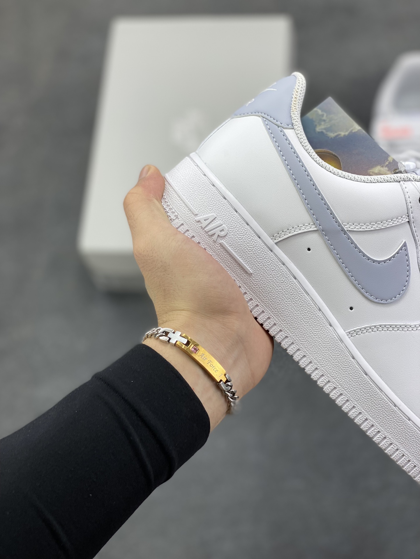 图片[6]-HY版本💯 Nike Air Force 1‘07 Low 白浅灰 空军一号低帮休闲板鞋 原楦头原纸板 打造纯正空军版型#专注外贸渠道 全掌内置蜂窝气垫 #原盒配件 原厂中底钢印、拉帮完美 货号：FJ4146-117 尺码：36 36.5 37.5 38 38.5 39 40 40.5 41 42 42.5 43 44 44.5 45-选品中心