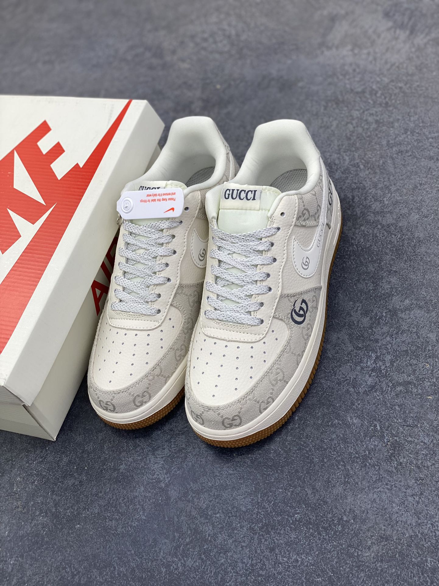 图片[8]-NIke Air Force 1 \’07 Low “古驰联名——烟灰生胶”空军一号 低帮 运动鞋 休闲鞋 折边针车 工艺难度大 原楦头原纸板 原装鞋盒 定制五金配件 内置全掌气垫 原厂鞋底 货号：DK0188-084 尺码：36 36.5 37.5 38 38.5 39 40 40.5 41 42 42.5 43 44 44.5 45-选品中心
