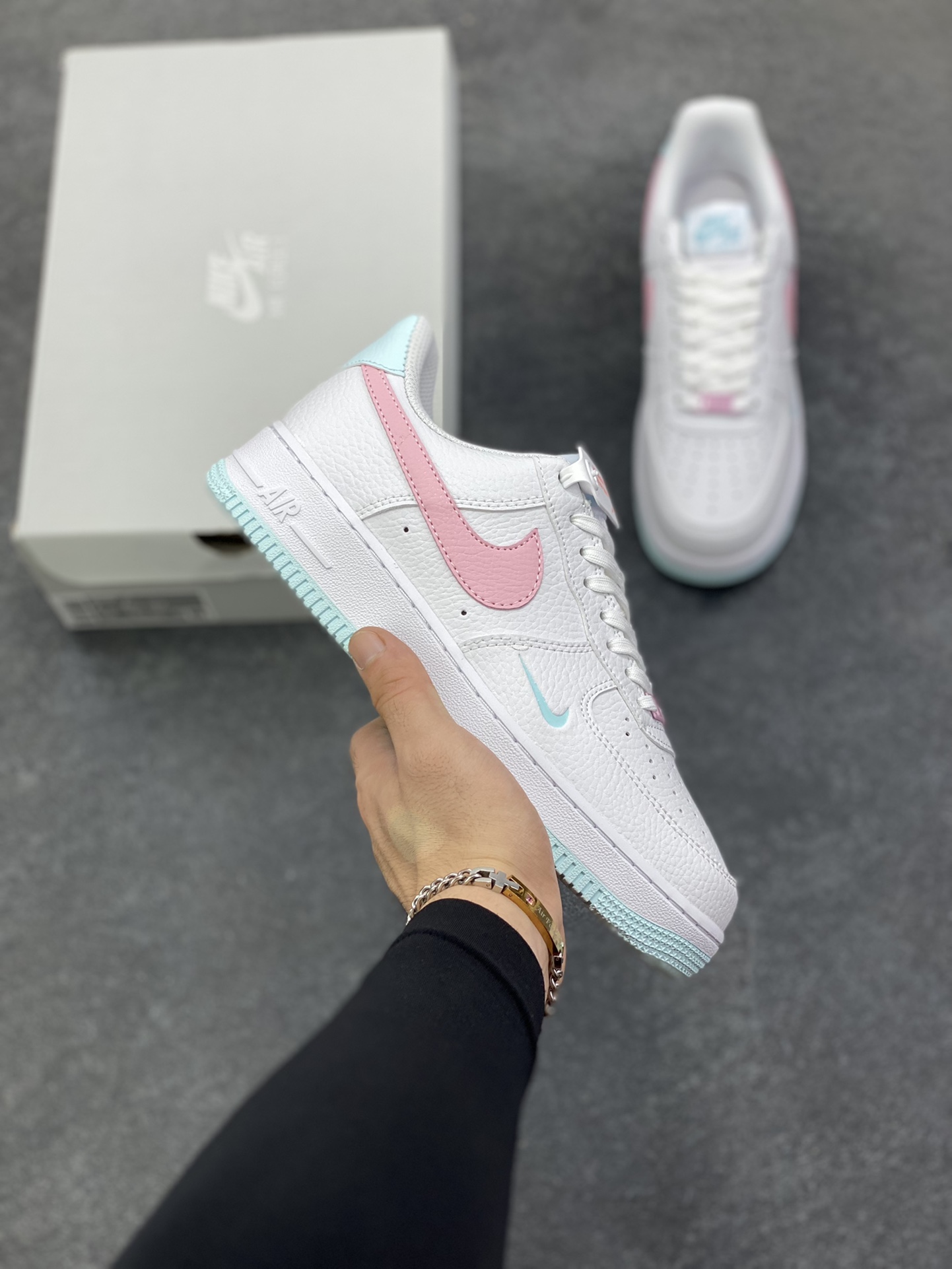 福利特价 Nike Air Force 1 Low 白粉 空军一号低帮运动休闲板鞋 原楦头原纸板 打造纯正空军版型 专注外贸渠道 全掌内置蜂窝气垫 原盒配件 原厂中底钢印、拉帮完美 货号:IH0640-161 尺码:36 36.5 37.5 38 38.5 39 40-选品中心