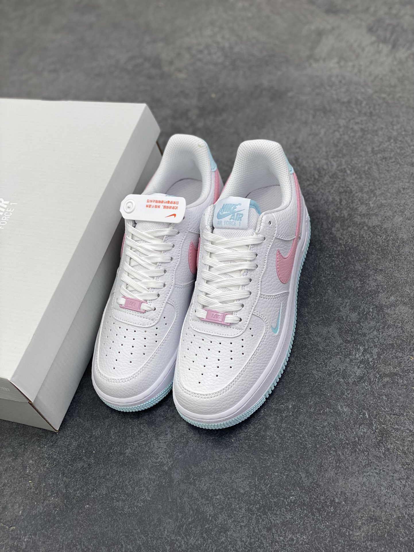 图片[8]-福利特价 Nike Air Force 1 Low 白粉 空军一号低帮运动休闲板鞋 原楦头原纸板 打造纯正空军版型 专注外贸渠道 全掌内置蜂窝气垫 原盒配件 原厂中底钢印、拉帮完美 货号：IH0640-161 尺码：36 36.5 37.5 38 38.5 39 40-选品中心