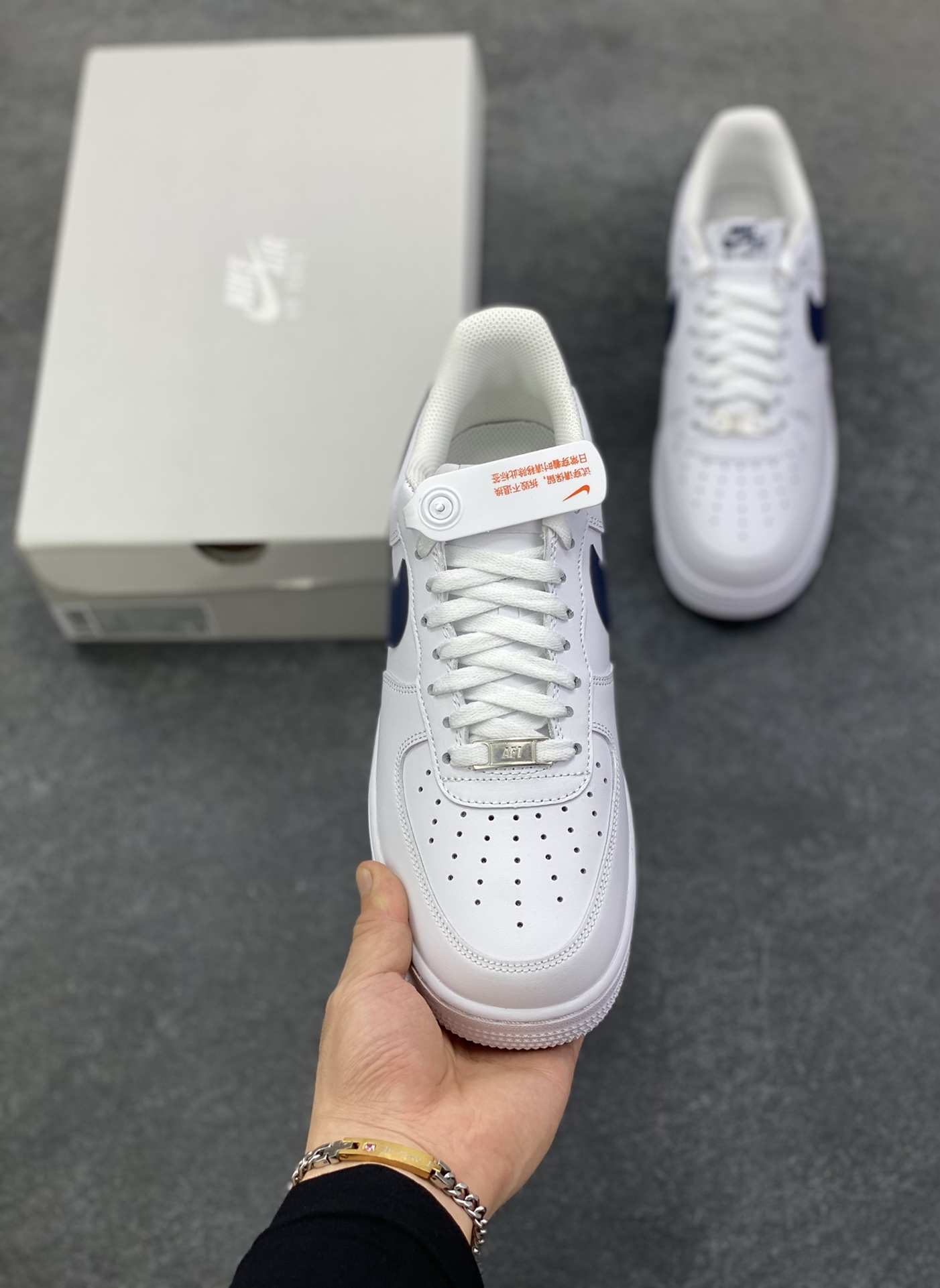 图片[2]-Nike Air Force 1 Low 白深蓝 空军一号低帮运动休闲板鞋 原楦头原纸板 打造纯正空军版型 专注外贸渠道 全掌内置蜂窝气垫 原盒配件 原厂中底钢印、拉帮完美 货号：FJ4146-119 尺码：36 36.5 37.5 38 38.5 39 40 40.5 41 42 42.5 43 44 44.5 45-选品中心