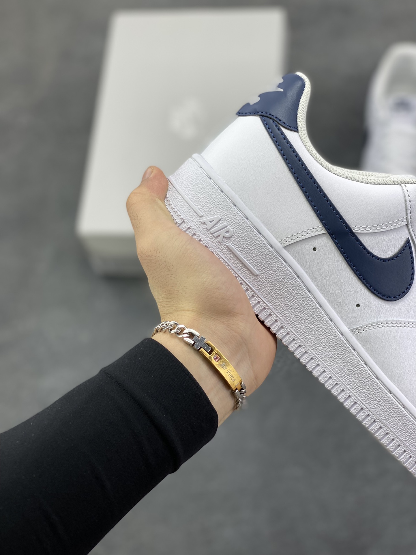 图片[6]-Nike Air Force 1 Low 白深蓝 空军一号低帮运动休闲板鞋 原楦头原纸板 打造纯正空军版型 专注外贸渠道 全掌内置蜂窝气垫 原盒配件 原厂中底钢印、拉帮完美 货号：FJ4146-119 尺码：36 36.5 37.5 38 38.5 39 40 40.5 41 42 42.5 43 44 44.5 45-选品中心