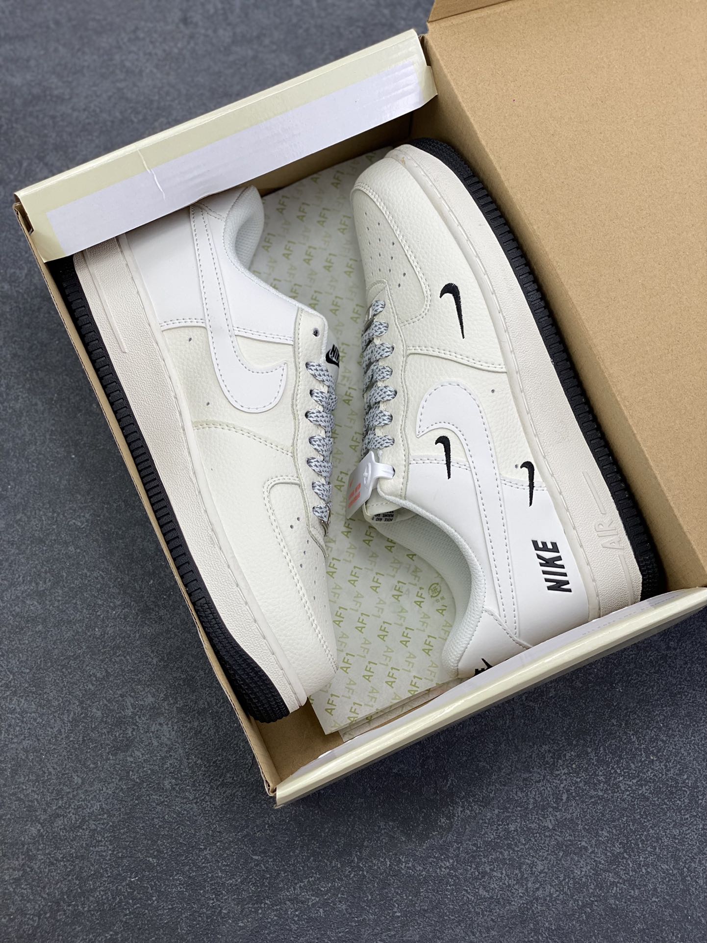图片[9]-Nike Air Force 1 Low 空军一号低帮百搭休闲运动板鞋。柔软、弹性十足的缓震性能和出色的中底设计，横跨复古与现代的外型结合，造就出风靡全球三十多年的Force 1，直到今天还深受青睐。 货号：XX3168-183 尺码：36 36.5 37.5 38 38.5 39 40 40.5 41 42 42.5 43 44 44.5 45-选品中心